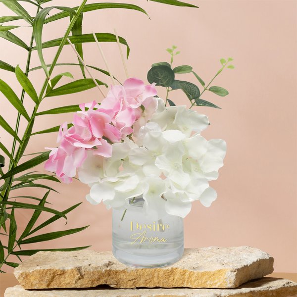 L&P Boutique Diffuser 200ml - Hydrangea & Blush Suede