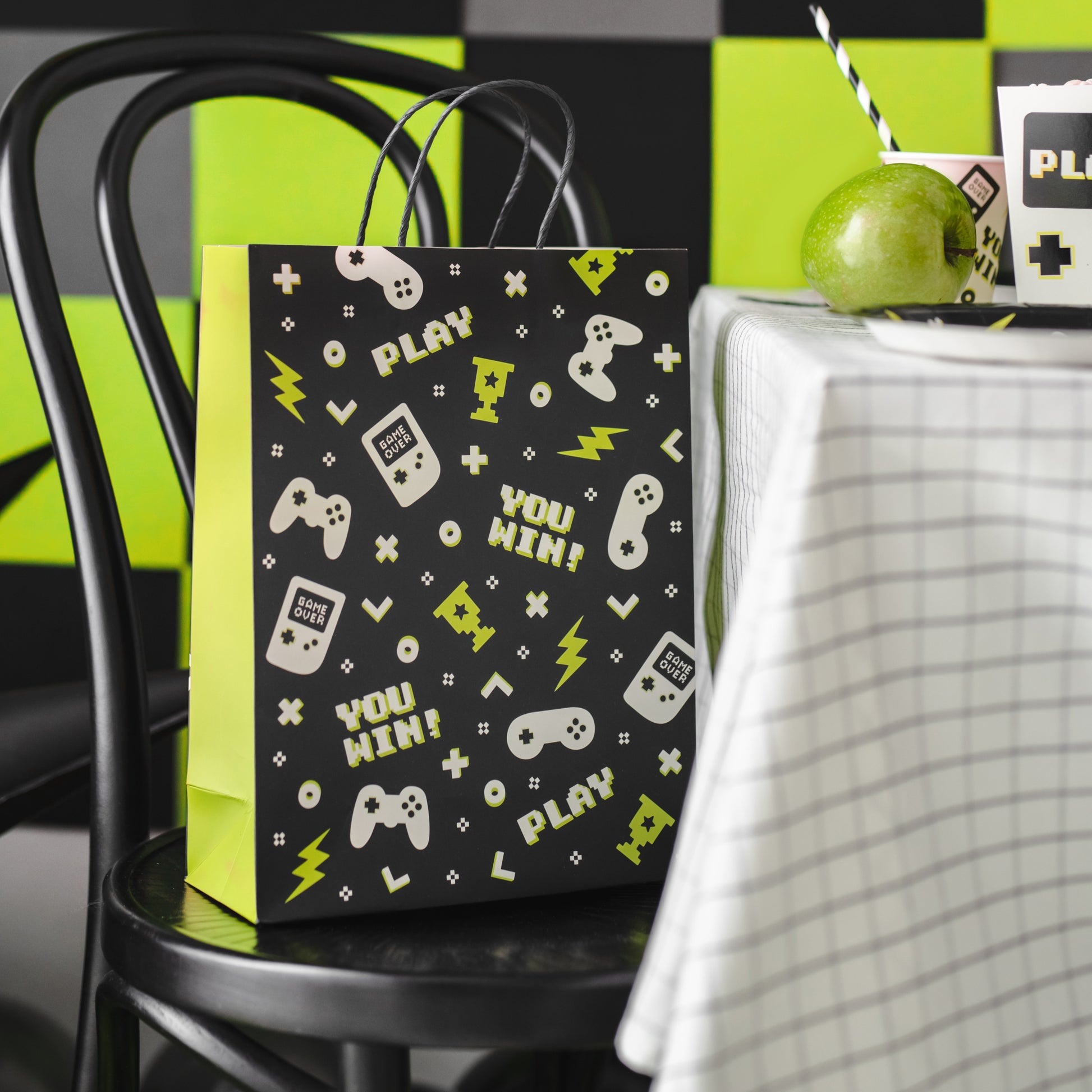 Party Deco Gift Bag Medium 32 x 24cm - Gamepad