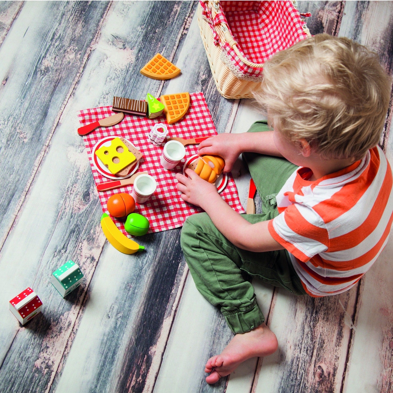 New Classic Toys - Picnic Basket Set