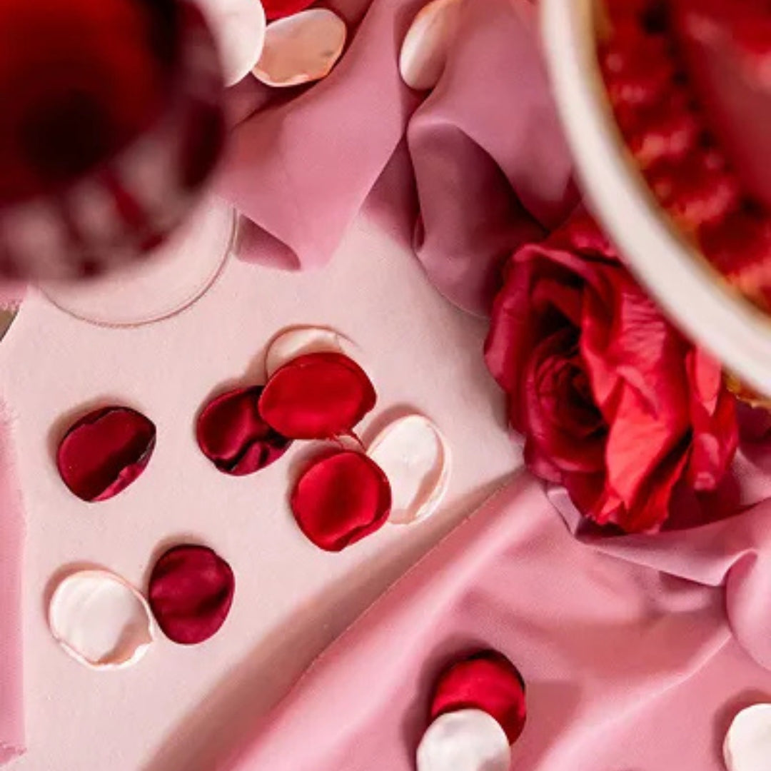 PartyDeco Rose Petals 4cm A Pack Of 100pcs - Red