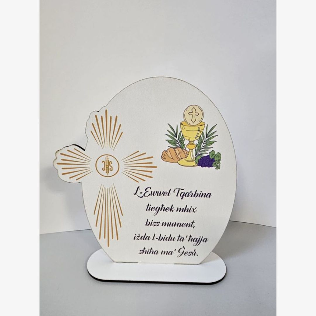 White Wooden Plaque Tal-Ewwel Tqarbina